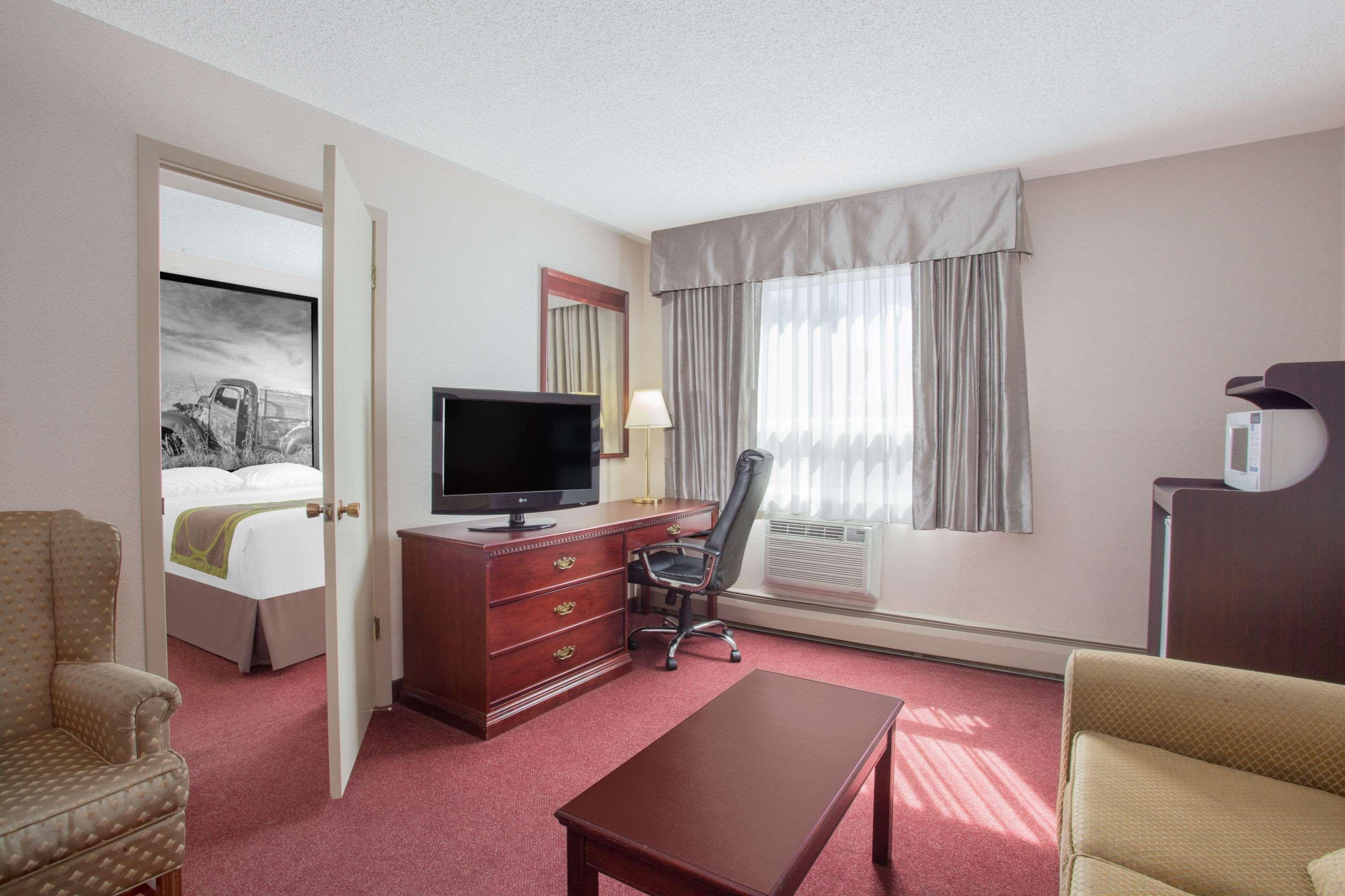 Super 8 By Wyndham Lethbridge Exterior foto
