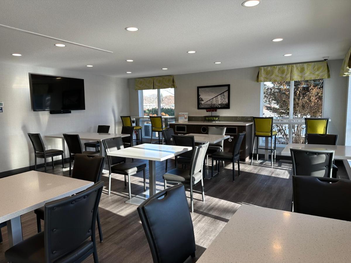 Super 8 By Wyndham Lethbridge Exterior foto