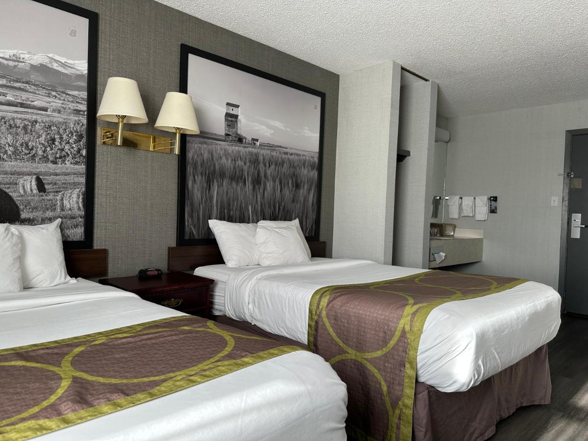 Super 8 By Wyndham Lethbridge Exterior foto