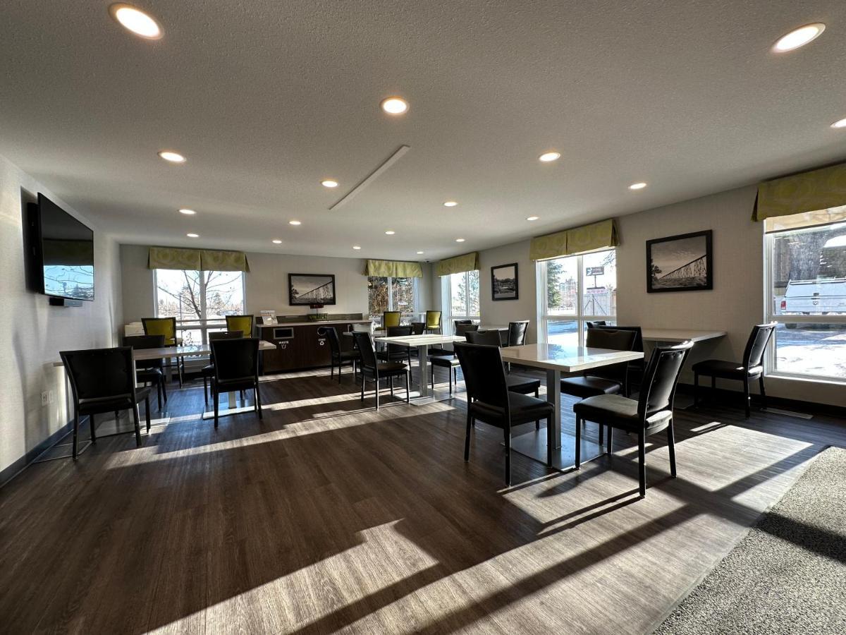 Super 8 By Wyndham Lethbridge Exterior foto